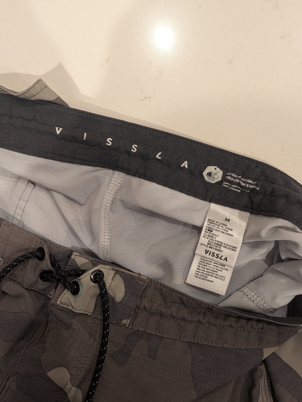 VISSLA Sz 34 Gray Olive Camo Boardshorts with Logo Waistband - Picture 3 of 3